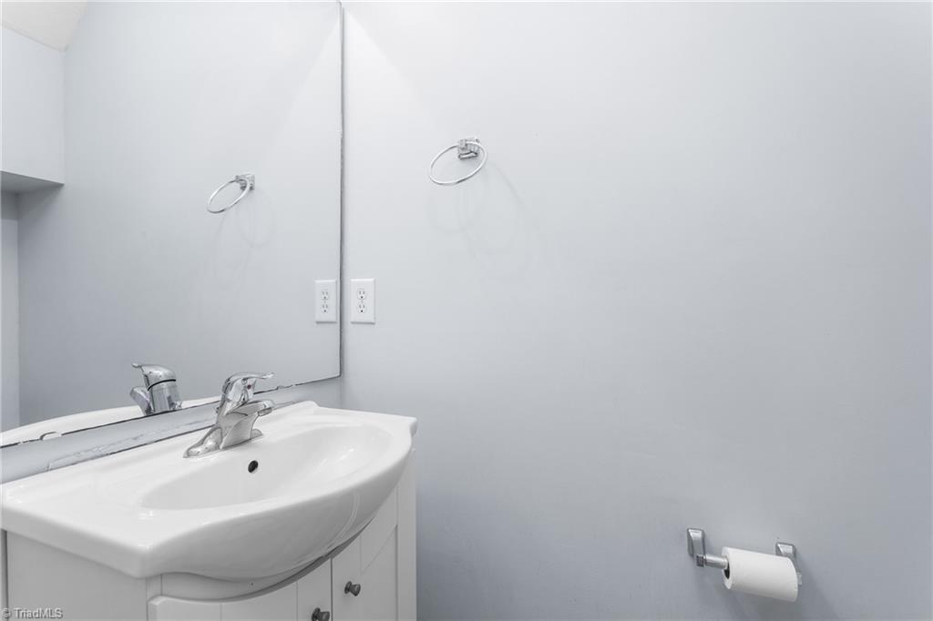 1124 Glory Vine Road, Whitsett, North Carolina image 15
