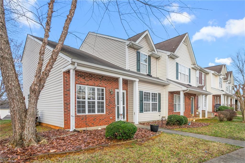 1124 Glory Vine Road, Whitsett, North Carolina image 2