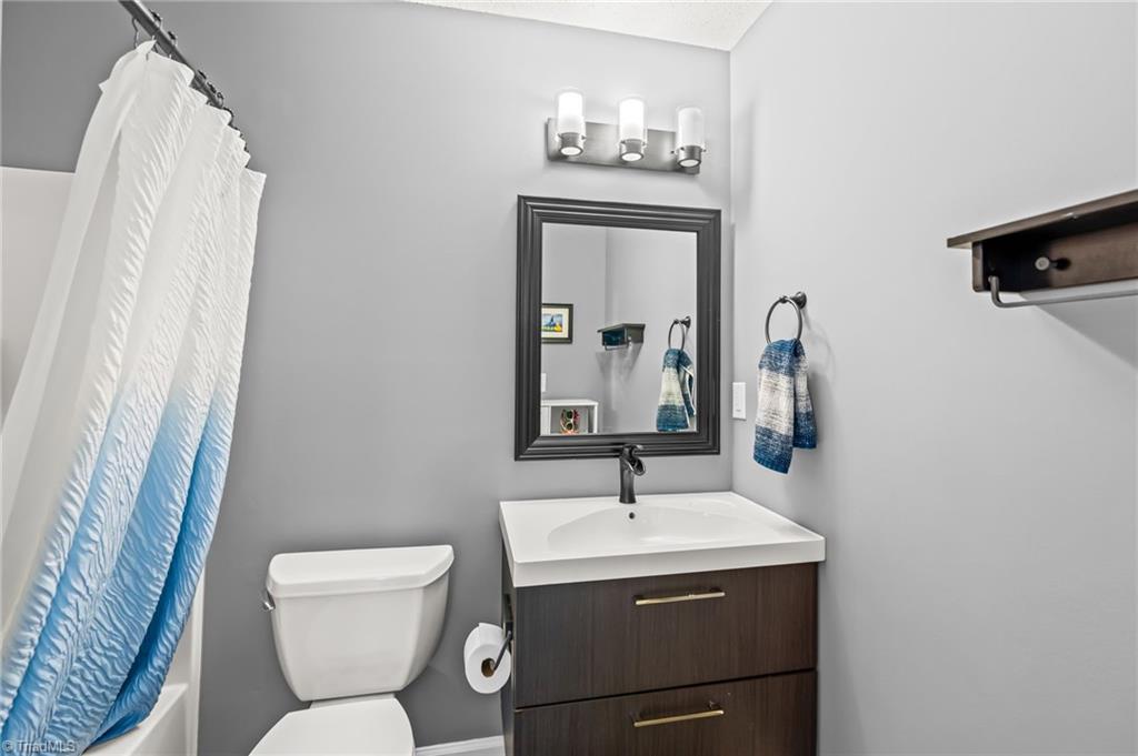 3002 Landing Court, Jamestown, North Carolina image 35