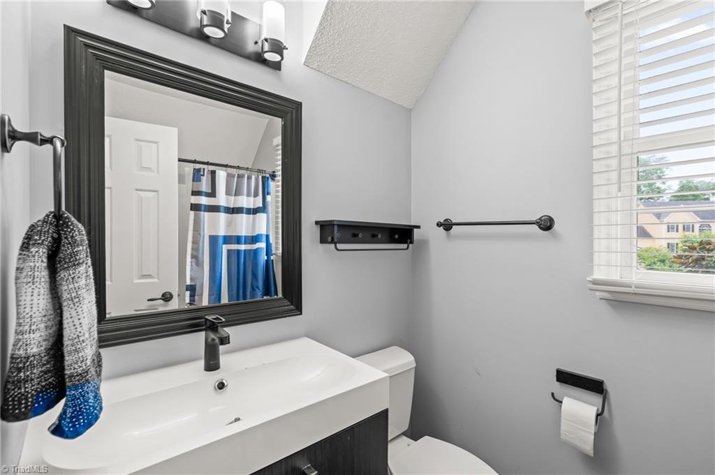 3002 Landing Court, Jamestown, North Carolina image 37