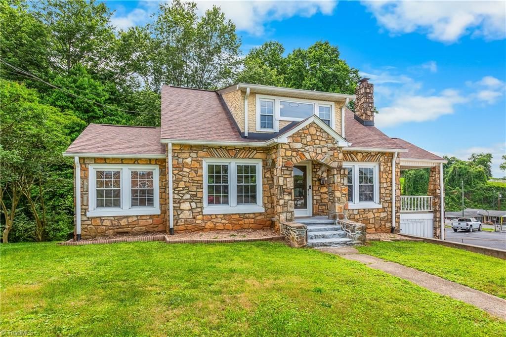 Photo of 335 N Bridge Street, Jonesville, NC 28642 (MLS # 1203473)