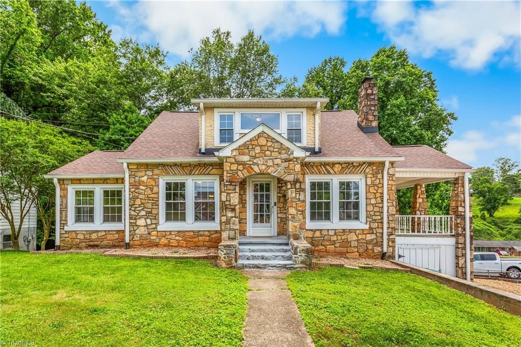 Photo of 335 N Bridge Street, Jonesville, NC 28642 (MLS # 1203473)