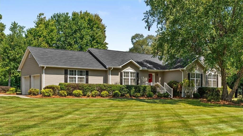 Summerfield, North Carolina 27358, United States, 4 Bedrooms Bedrooms, ,2 BathroomsBathrooms,Residential,Pending,207656