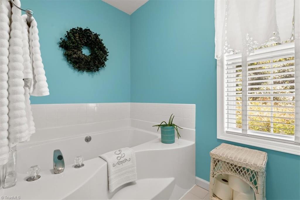 Summerfield, North Carolina 27358, United States, 4 Bedrooms Bedrooms, ,2 BathroomsBathrooms,Residential,Pending,207656