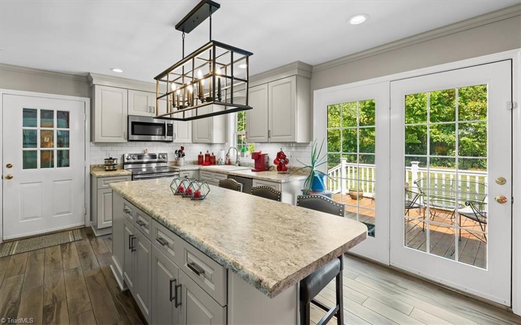 Summerfield, North Carolina 27358, United States, 4 Bedrooms Bedrooms, ,2 BathroomsBathrooms,Residential,Pending,207656