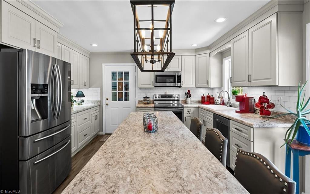 Summerfield, North Carolina 27358, United States, 4 Bedrooms Bedrooms, ,2 BathroomsBathrooms,Residential,Pending,207656