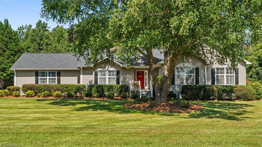 Summerfield, North Carolina 27358, United States, 4 Bedrooms Bedrooms, ,2 BathroomsBathrooms,Residential,Pending,207656