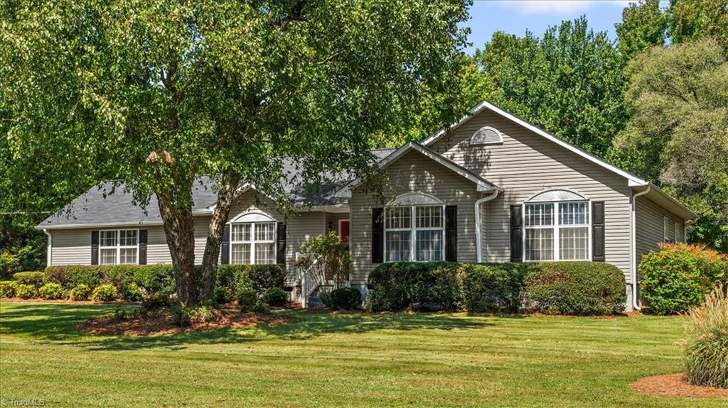 Summerfield, North Carolina 27358, United States, 4 Bedrooms Bedrooms, ,2 BathroomsBathrooms,Residential,Pending,207656