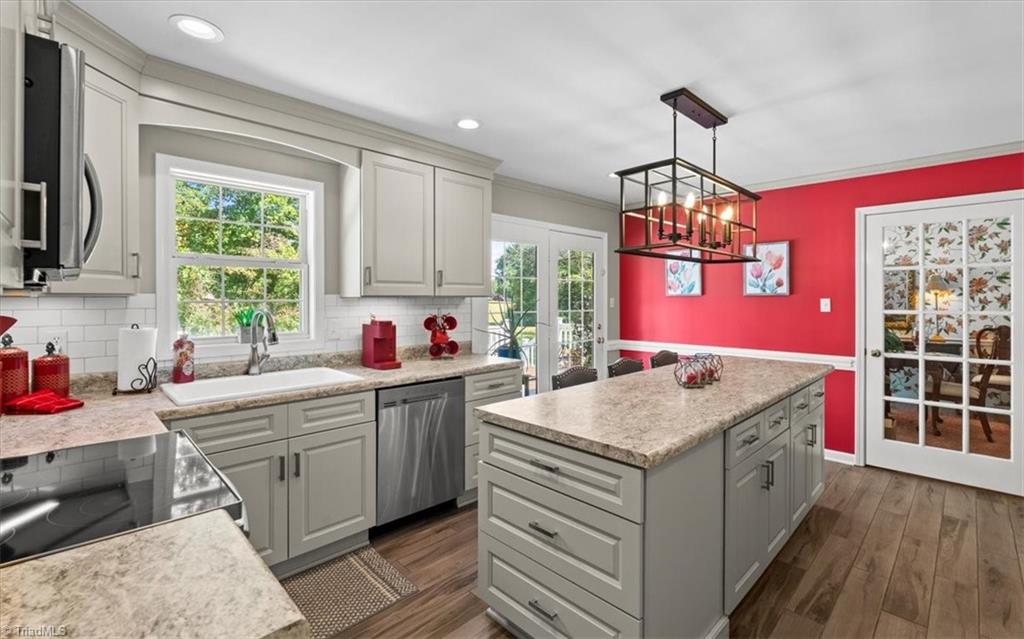 Summerfield, North Carolina 27358, United States, 4 Bedrooms Bedrooms, ,2 BathroomsBathrooms,Residential,Pending,207656