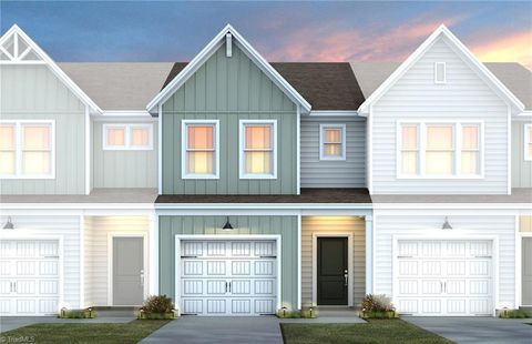 Townhouse For Sale - 4539 Dillon Mill Drive<br/> McLeansville, NC 27301