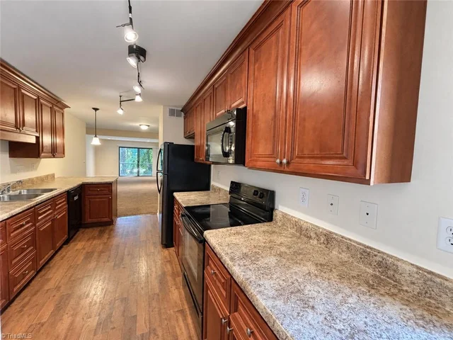 1510 Benjamin Parkway Unit C, photo 3 of 25