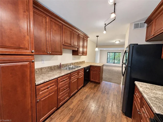 1510 Benjamin Parkway Unit C, photo 4 of 25
