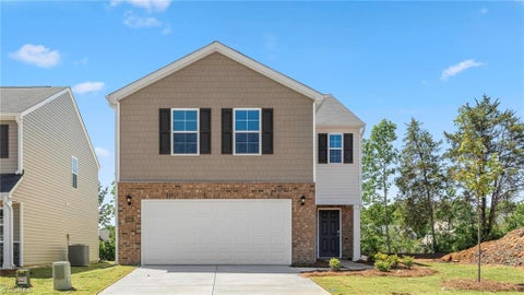 Homes For Sale - 622 Beechwood Circle<br/> Thomasville, NC 27360