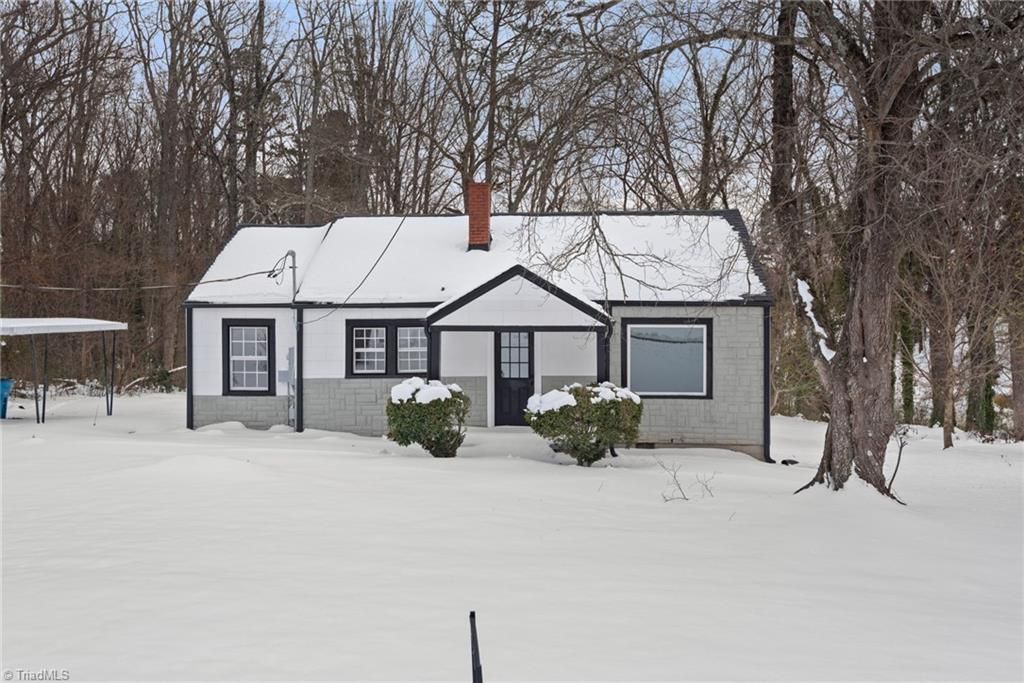 Photo of 398 Salisbury Street E, Denton, NC 27239 (MLS # 1208007)