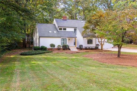 Homes For Sale - 5928 Woodfield Drive<br/> Kernersville, NC 27284