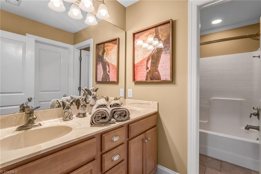 5216 Overlea Drive, Greensboro, North Carolina image 28
