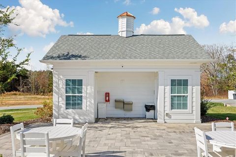 A home in Kernersville