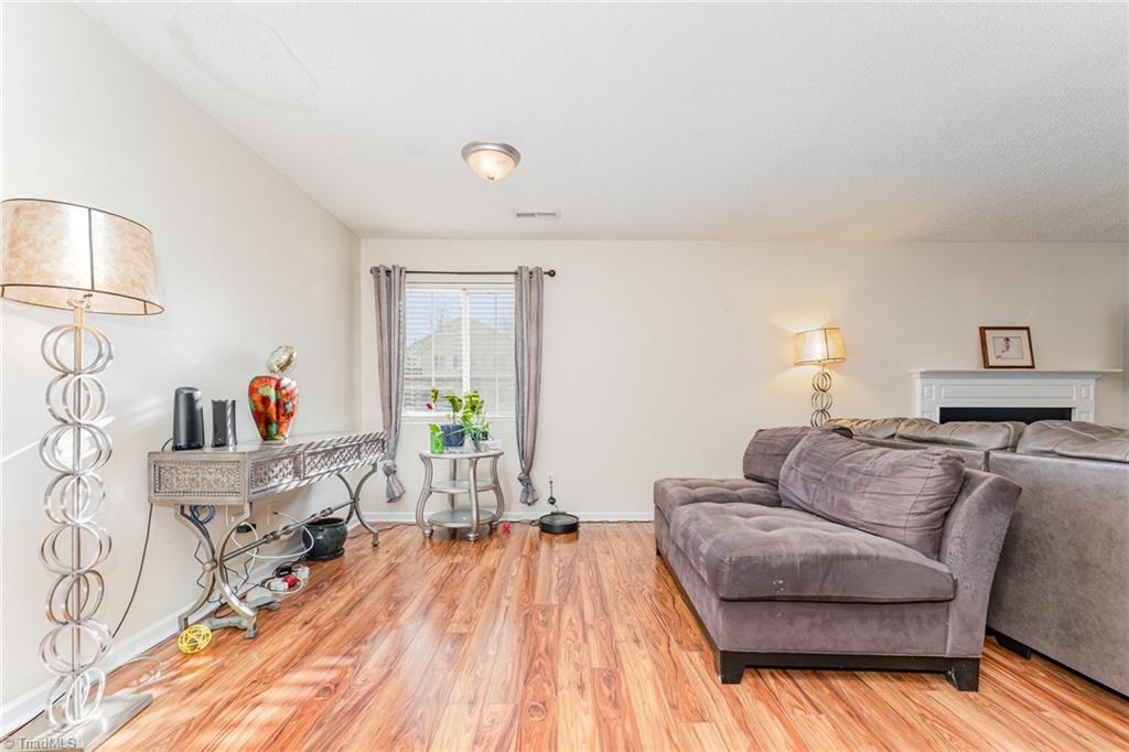 1123 Edinburgh Drive