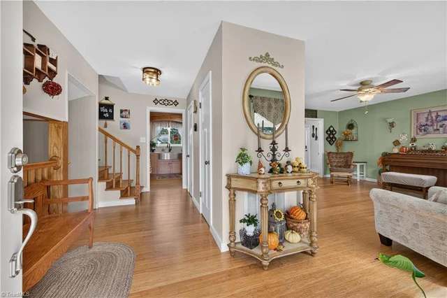 109 Seivers Lane, photo 5 of 49