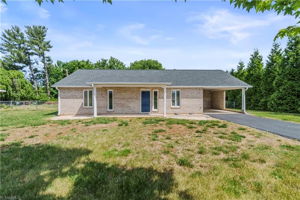Photo of 807 Silver Dapple Lane, Kernersville, NC 27284 (MLS # 1218407)