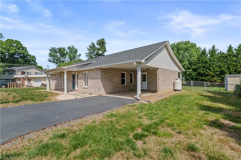 Photo of 807 Silver Dapple Lane, Kernersville, NC 27284 (MLS # 1218407)