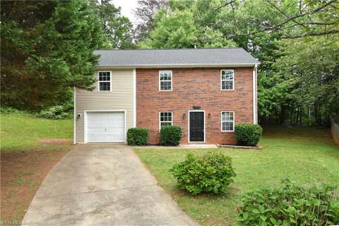 Homes For Sale - 5832 Sir Knight Circle<br/> Forsyth County, Clemmons, NC 27012
