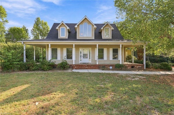 8402 DEER PATH CT, STOKESDALE, NC 27357 - Image d6caaac5c8b637e33a609ad60ebdade3/233131787