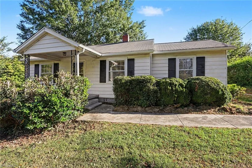 4929 Russwood Road, photo 1 of 18