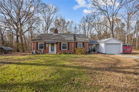 1646 Sandy Cross Road Burlington NC 27217