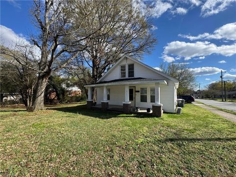 Homes For Sale - 1211 W Florida Street<br/> Guilford County, Greensboro, NC 27403