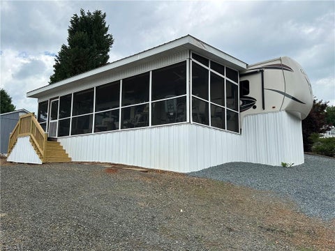 Mobile Home For Sale - 223 Grand View Drive<br/> New London, NC 28127