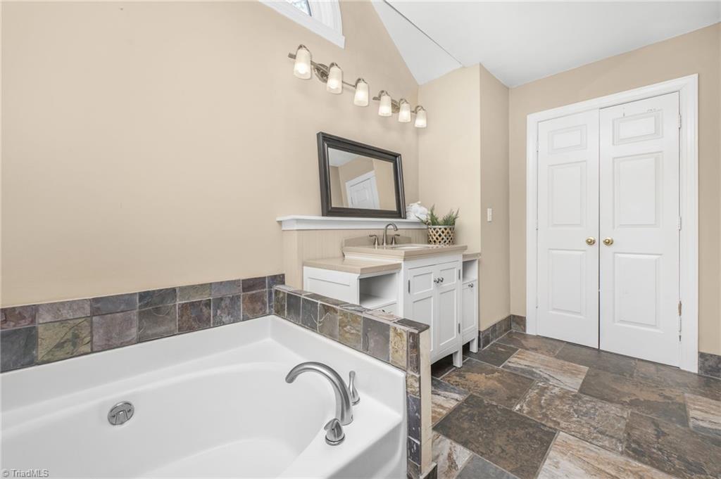 1308 Chickasha Drive, Pfafftown, North Carolina image 14