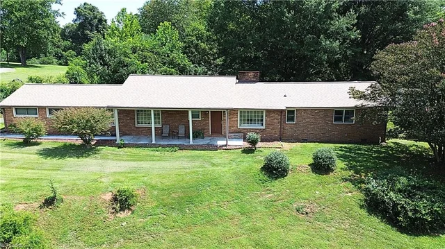 226 White Plains Road, photo 3 of 36