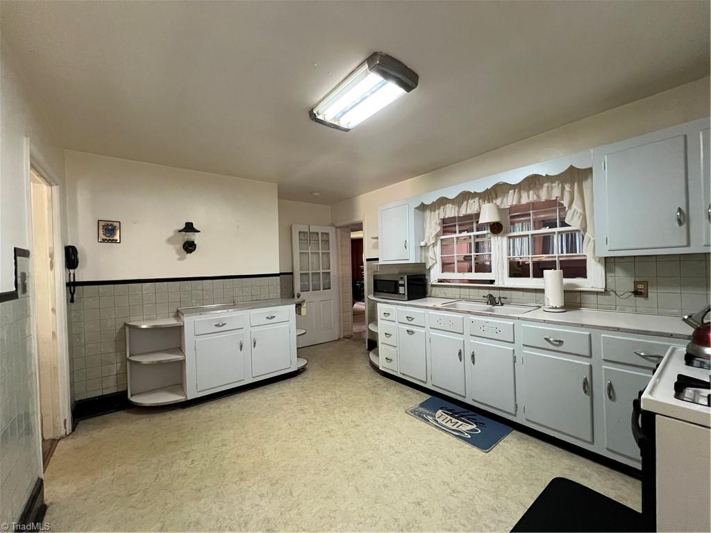 718 Ellwood Drive, High Point, North Carolina image 6