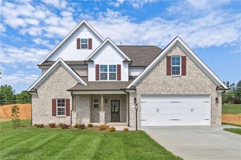 Apartment For Sale - 121 Sandpiper Drive<br/> Davidson County, Lexington, NC 27295
