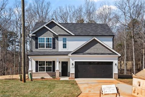 Single Family Residence in King NC 101 Silver Maple Drive.jpg
