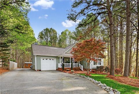 Homes For Sale - 2297 Woods Stream Lane<br/> Asheboro, NC 27205