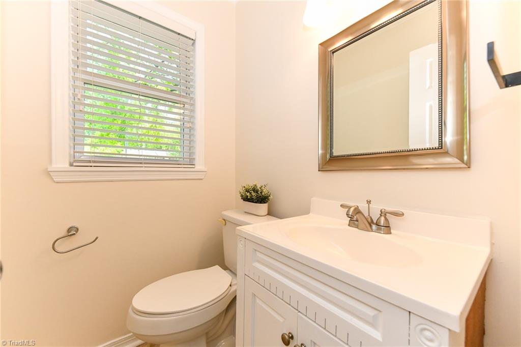 1804 Efland Drive, Greensboro, North Carolina image 28