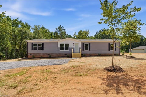 Mobile Home For Sale - 849 Walker Street<br/> Rockingham County, Reidsville, NC 27320