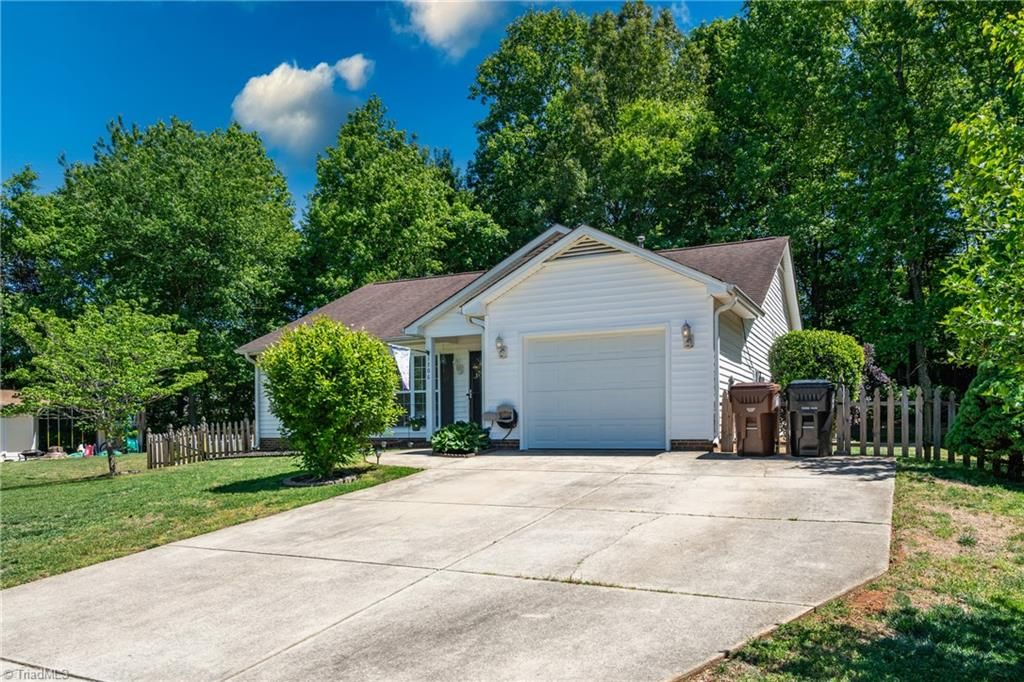 Photo of 1716 Crinan Court, High Point, NC 27265 (MLS # 1218591)