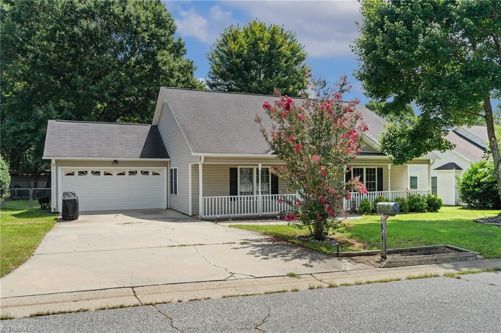 Photo of 1625 N Ammons Drive, Clemmons, NC 27012 (MLS # 1230037)