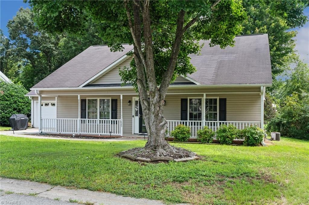 Photo of 1625 N Ammons Drive, Clemmons, NC 27012 (MLS # 1230037)