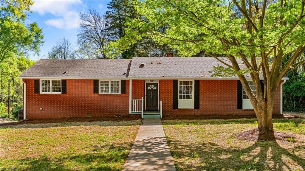 816 Elizabethan Drive, Greensboro, North Carolina image 1