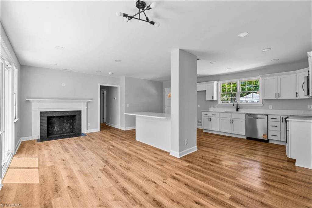 816 Elizabethan Drive, Greensboro, North Carolina image 9