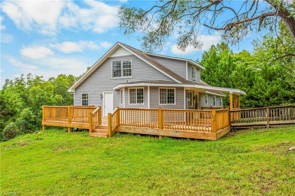 2018 EAST RD, WALNUT COVE, NC 27052 - Image d85db875f635f4c356fbf2fce2d3a838/2299411948