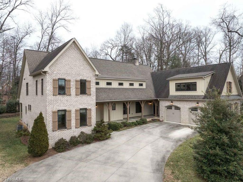 Photo of 423 Lagerfield Court, Kernersville, NC 27284 (MLS # 1208827)