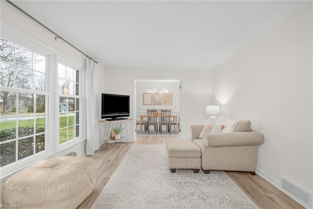 6736 Forest Oak Drive