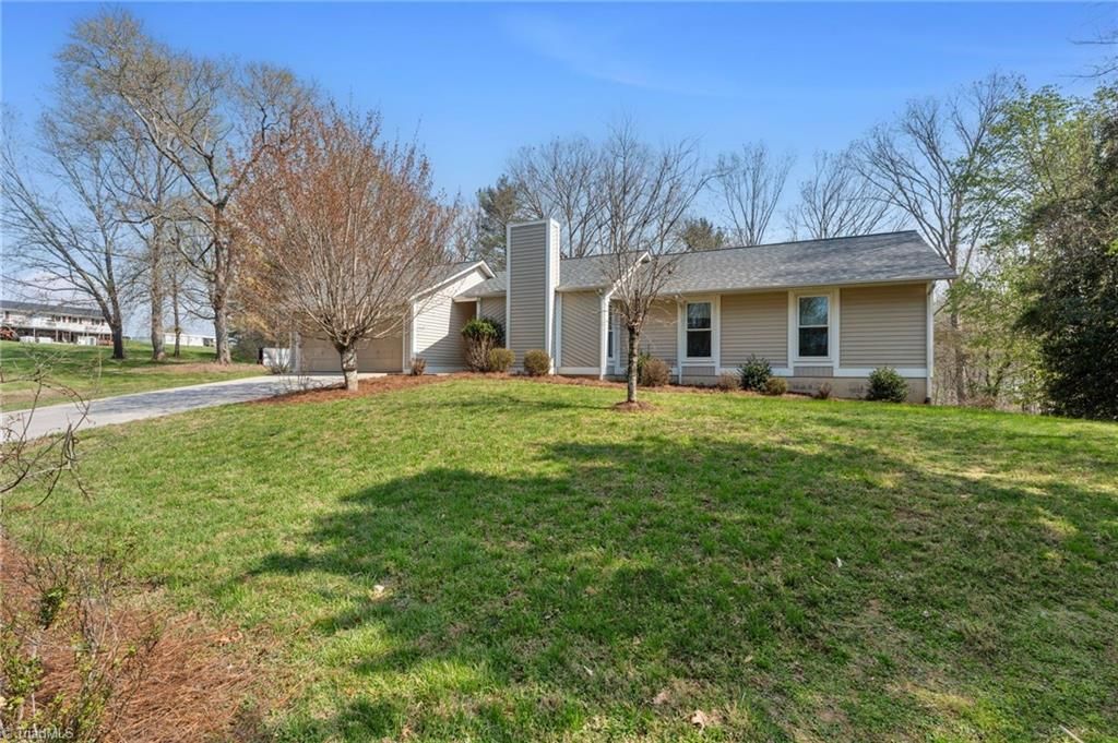 Photo of 778 beaumont elm Street, North Wilkesboro, NC 28659 (MLS # 1214418)