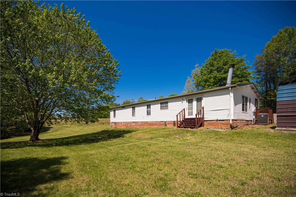 934 W Dodson Mill Road, Pilot Mountain, North Carolina image 5