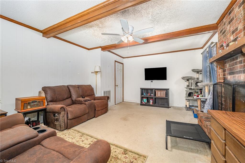 6215 Russwood Drive, Pleasant Garden, North Carolina image 7
